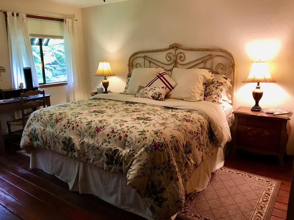 Hale Maluhia Country Inn Kailua-Kona Exteriör bild