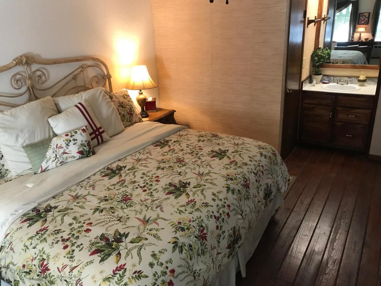 Hale Maluhia Country Inn Kailua-Kona Exteriör bild